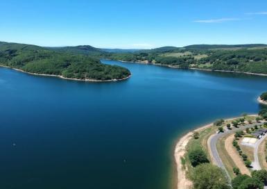 PRL des Rives du Lac du Laouzas vue générale lac