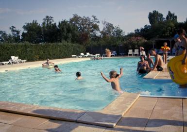 Camping Le Pessac grande piscine