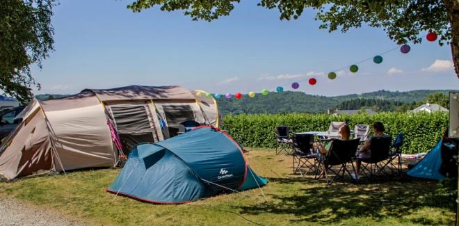 Camping tente en famille