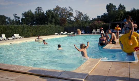 Camping Le Pessac grande piscine