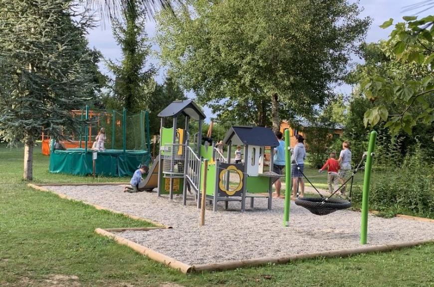 Les Chalets de Fiolles aire de jeux enfants