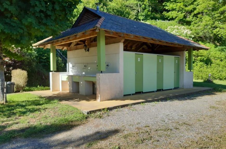 Camping Domaine Lacanal Sanitaires