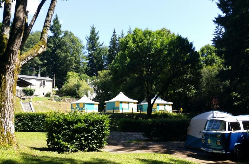 Camping de la Raviège emplacements camping car