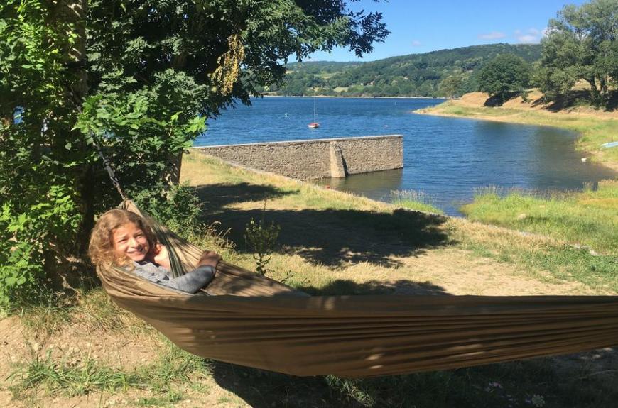 Aire Natruelle des Rives du Laouzas détente hamac