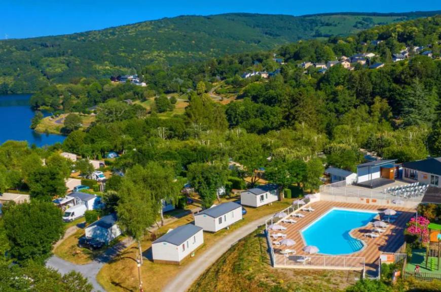 Camping Tohapi Rieumontagné piscine et mobile home