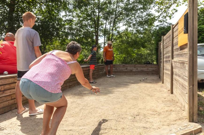 Camping Marvilla Parks Rieumontagné pétanque