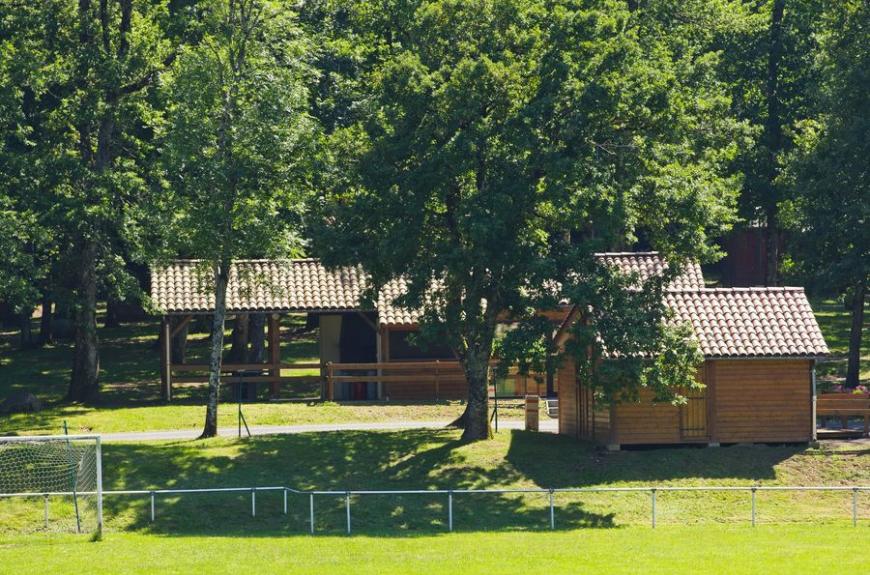 Les Chalets de la Bessière chalets en forêt