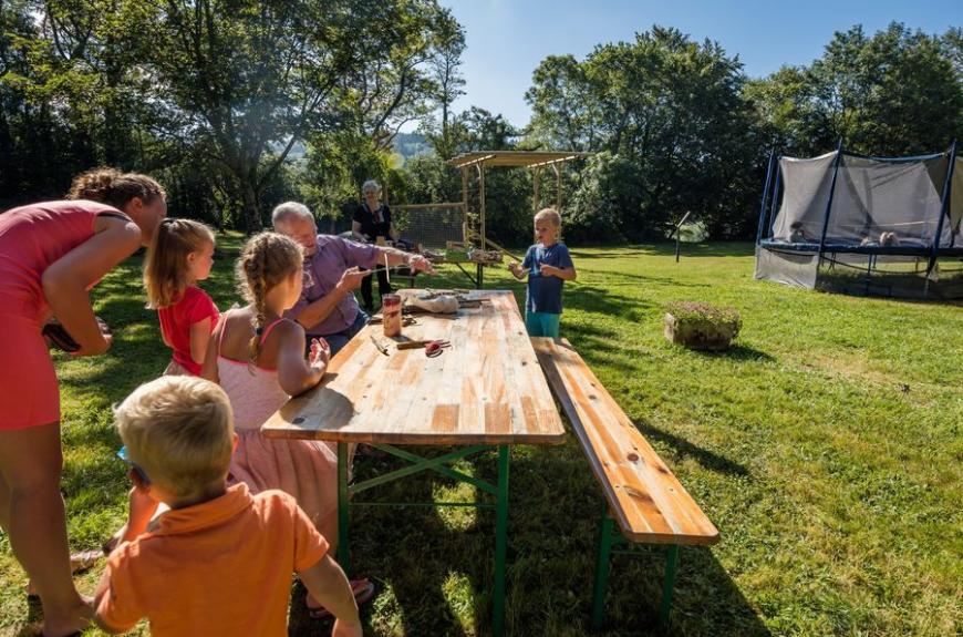 Le Plô table avec enfants