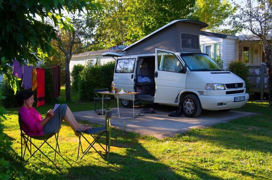 Les Pommiers d' Aiguelèze camping car