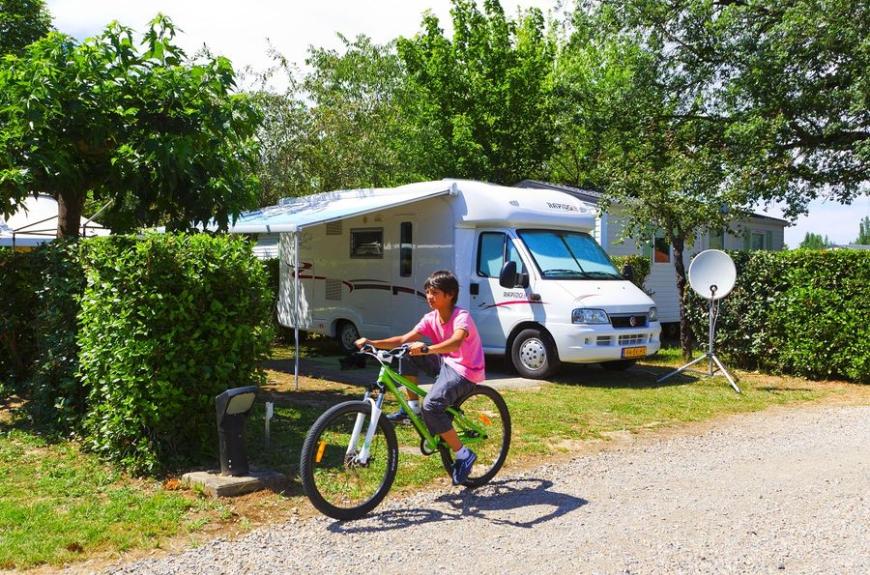 Les Pommiers d' Aiguelèze camping car