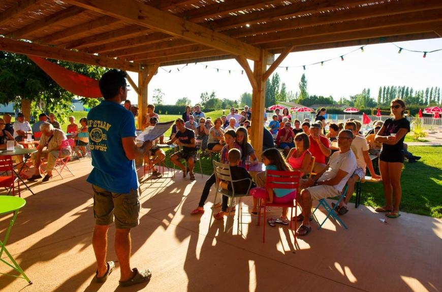 Les Pommiers d' Aiguelèze terrasse