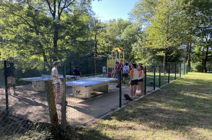 Village Vacances Camboussel ping pong