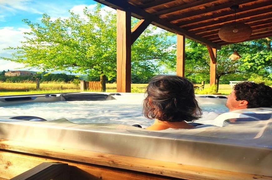Parc Résidentiel de Loisirs Les Nids de Bonnan_Milhars jaccuzzi