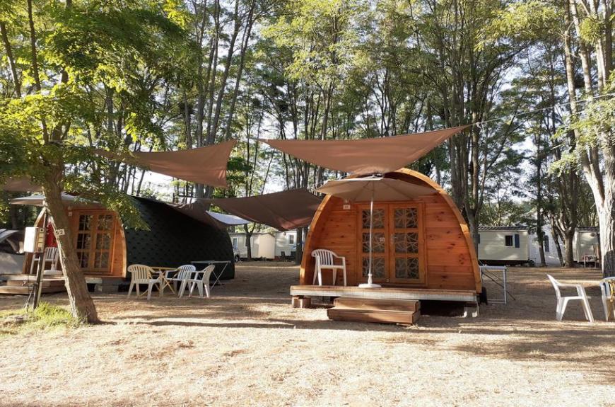 camping l'amitié au bord de l'eau Trébas-Tarn-hébergement insolite en bois-pod-rivière