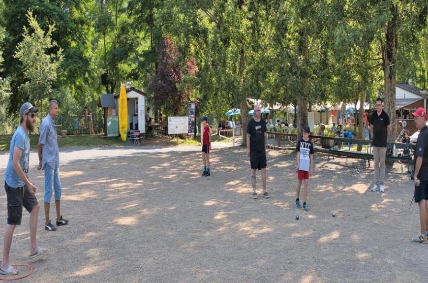 44 camping l'amitié au bord de Trébas-Tarn-pétanque concours-vacances été boulodrome