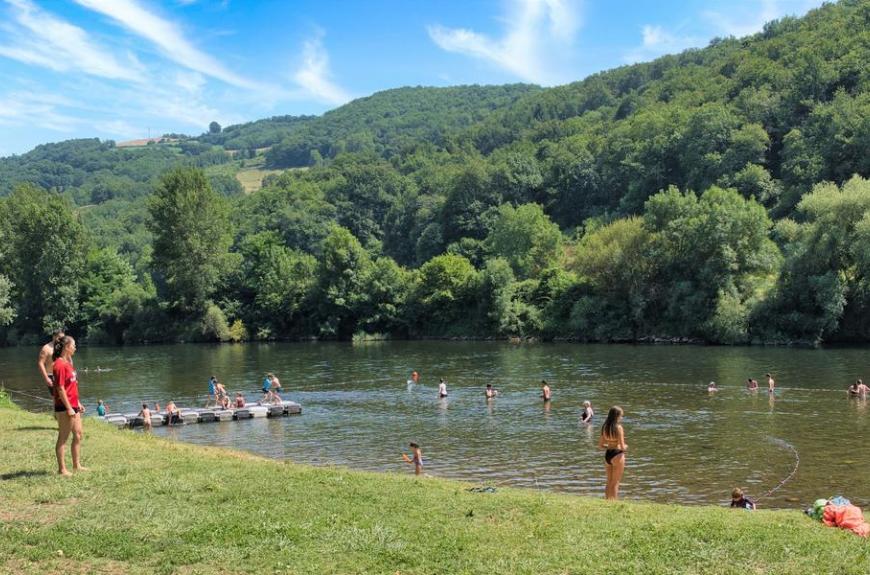 camping l'amitié au bord de l'eau Trébas-Tarn- plage  de Trébas-pavillon bleu-nage en eau vive-sport été