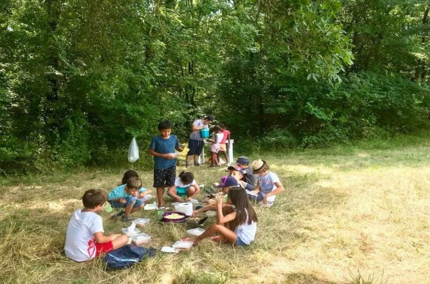 Camping Domaine du Chêne Vert_Castelnau-de-Montmiral pique nique