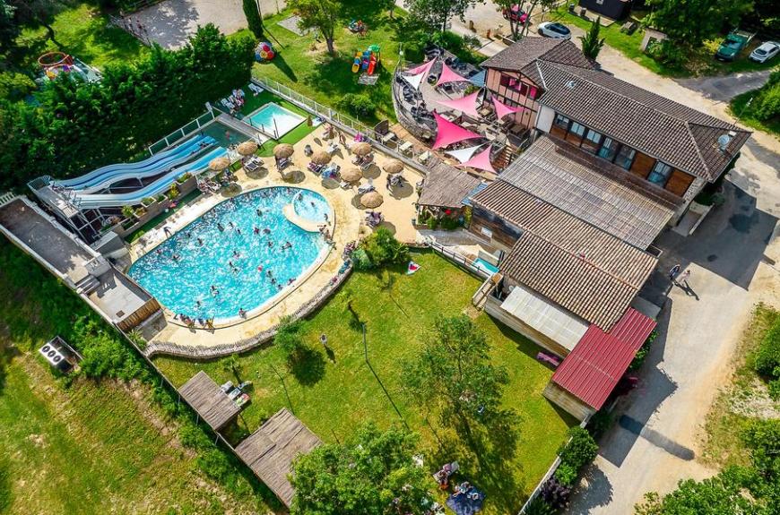 Camping Domaine du Chêne Vert_Castelnau-de-Montmiral vue aérienne piscine