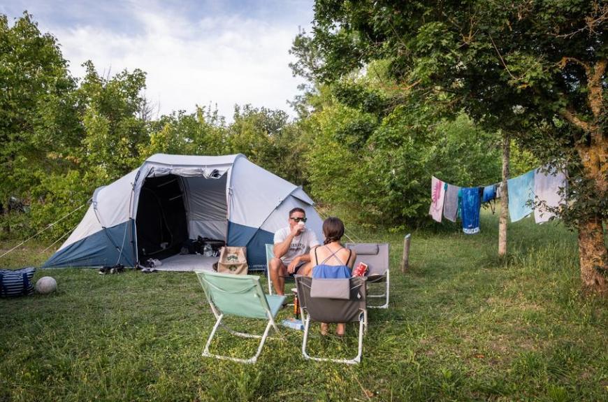 Huttopia Pays de Cordes sur Ciel_Vindrac-Alayrac emplacement tente
