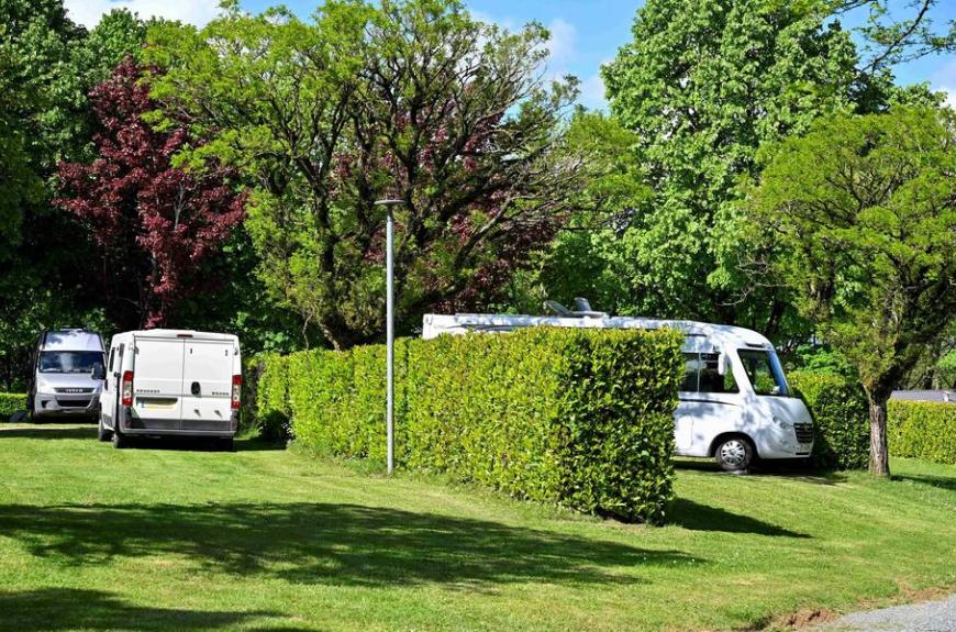 emplacements pour camping car et campeurs