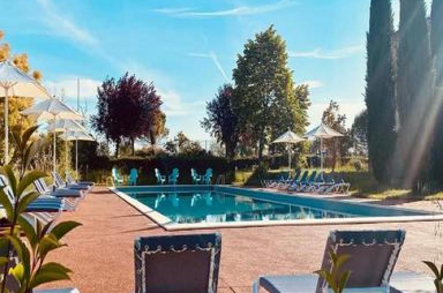 piscine et transats