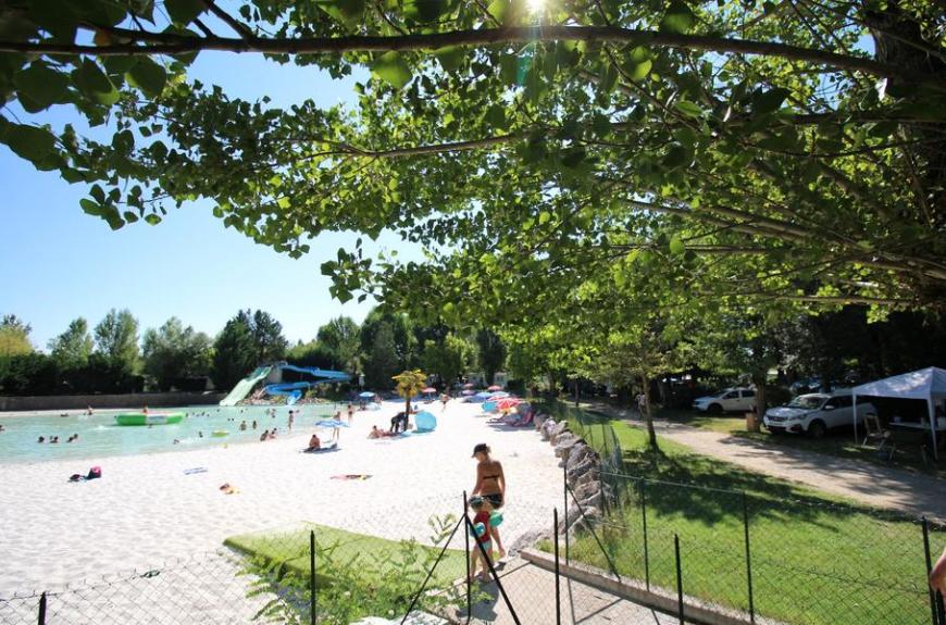 Camping Le Plan d'Eau Saint-Charles_Damiatte lagon plages de sable