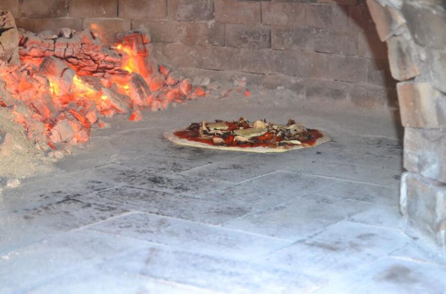 Saint Pierre de Rousieux pizza feu de bois