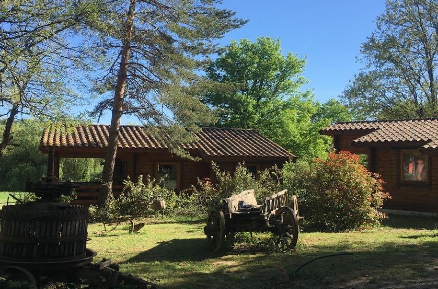 Les Fées du Moulin chalets bois