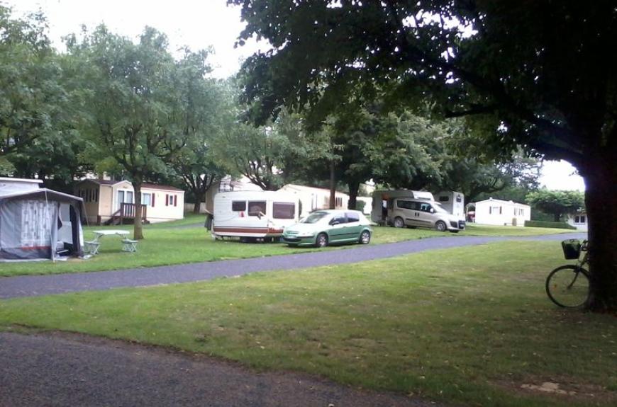 Camping Vallée du Thoré emplacements