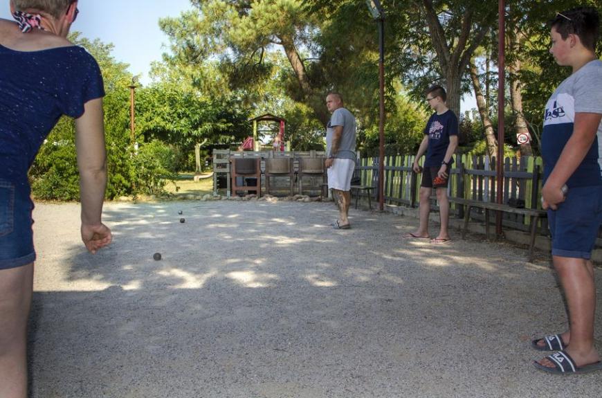 Camping Le Pessac pétanque