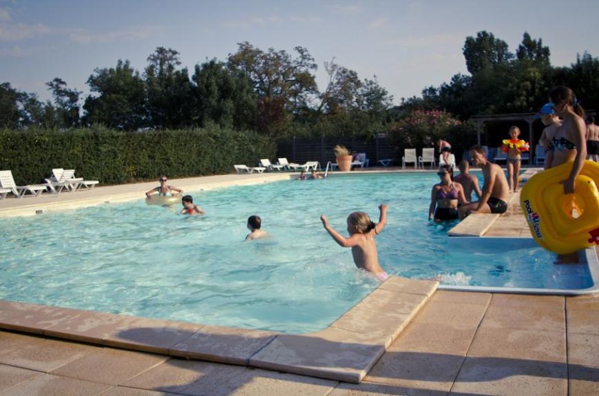 Camping Le Pessac grande piscine