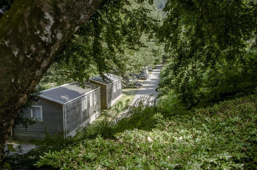 Camping Lestap mobile homes en forêt