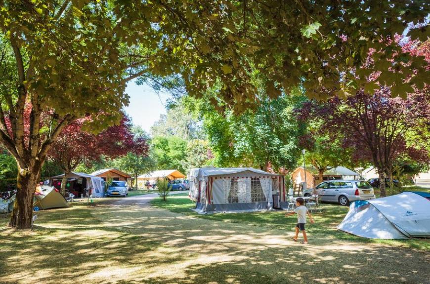 Camping Soleil des Bastides emplacements camping