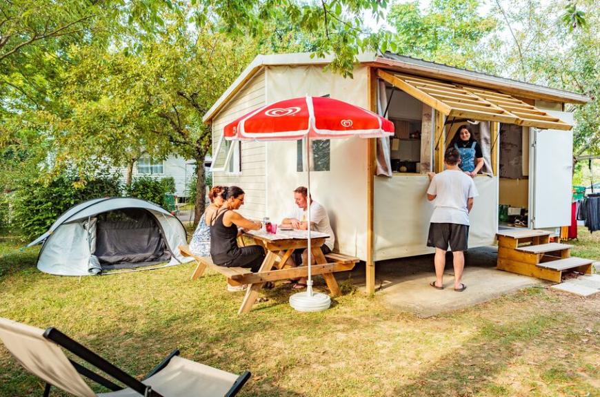 Camping Les Pommiers tithome