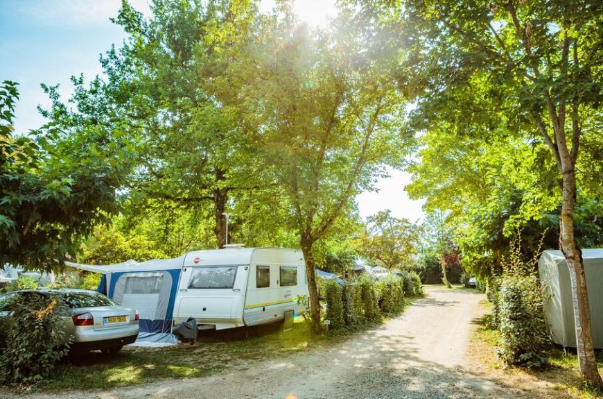 Camping Les Pommiers emplacements caravane