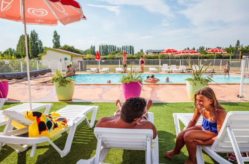 Camping Les Pommiers plages piscine