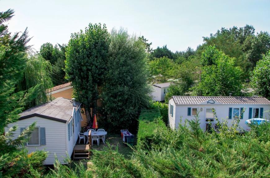 Camping Plan d'Eau St Charles mobile homes