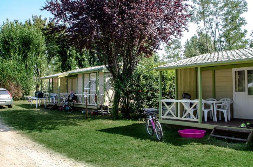 Camping Plan d'Eau St Charles chalets
