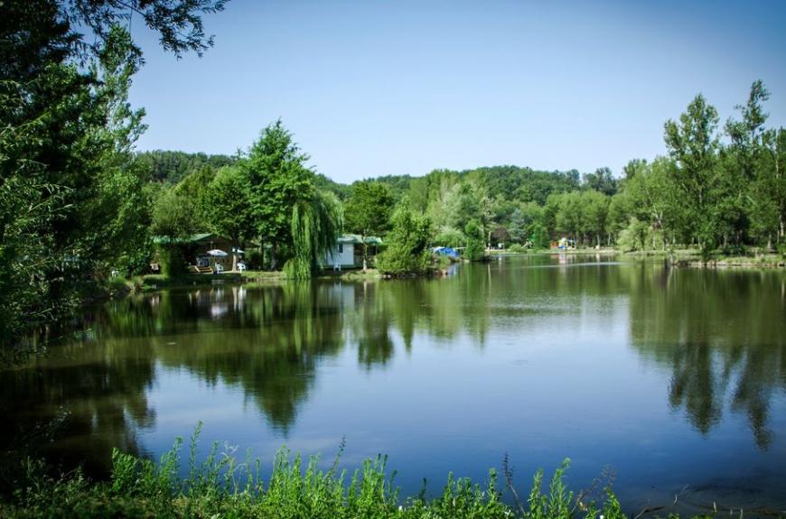 Camping Plan d'Eau St Charles bord de lac