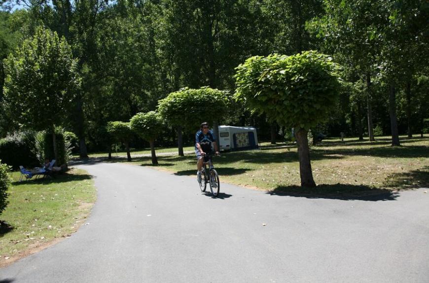 Camping Municipal la Bâtisse vélo