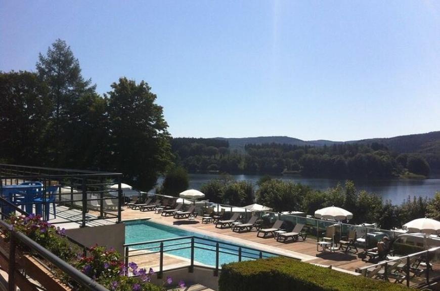 Camping Le Rouquié du Lac piscine