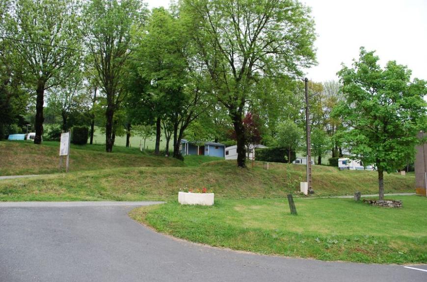 Camping Municipal Les Adrêts emplacements tranquilles