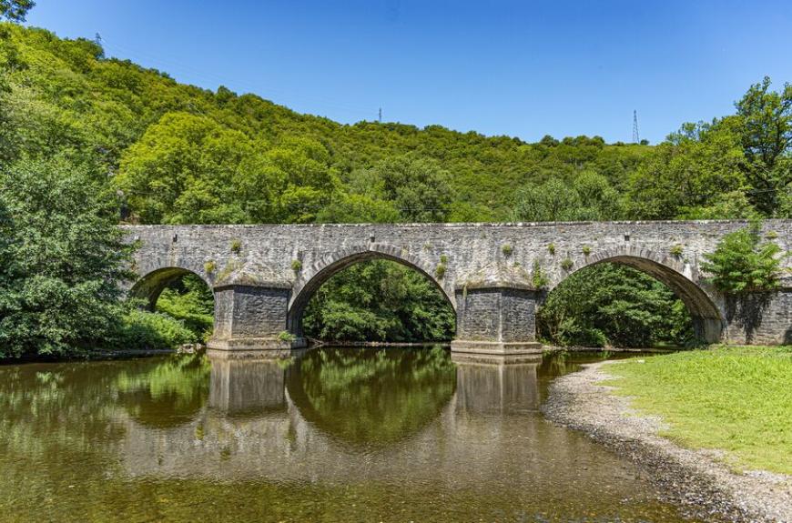 Camping les Tarrasses du Viaur pont de thuriès