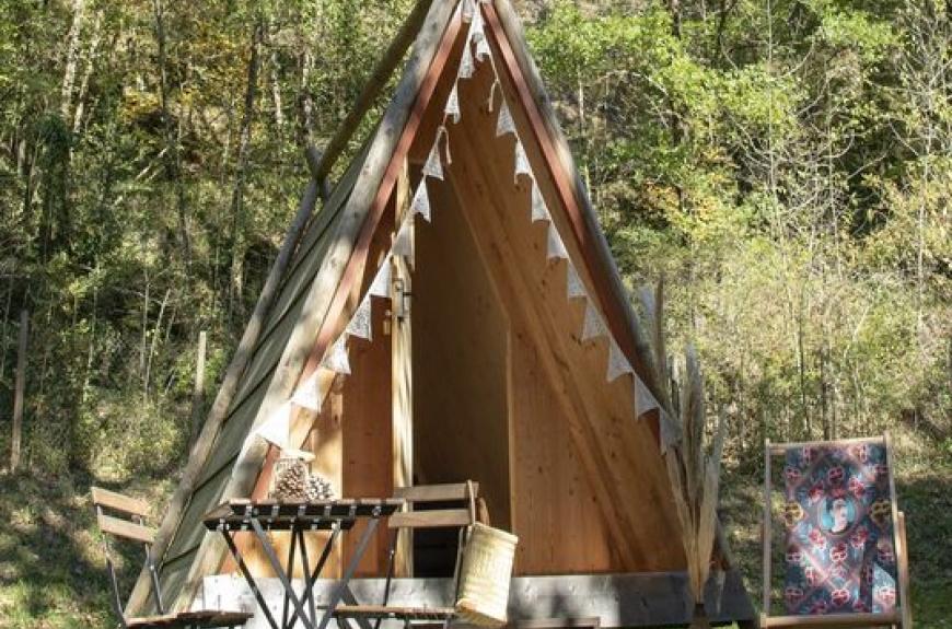 Camping Les Terrasses du Viaur tipi insolite