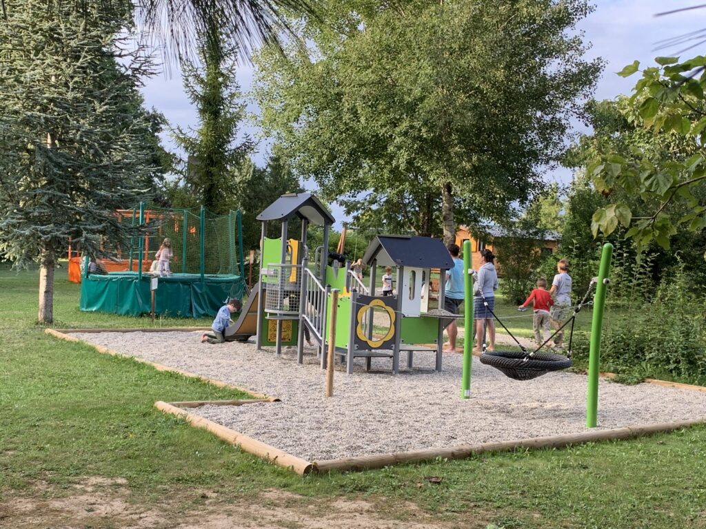Les Chalets de Fiolles aire de jeux enfants
