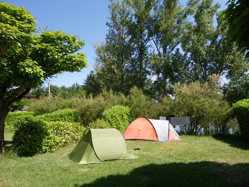 Camping Municipal Les Auzerals emplacements tentes