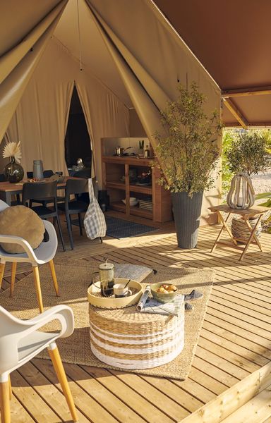 Camping Terrasses du Viaur terrasse lodge