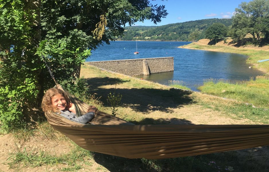 Aire Natruelle des Rives du Laouzas détente hamac