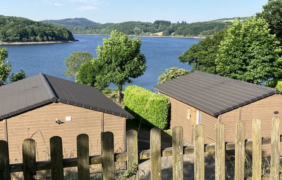 PRL des Rives du Lac du Laouzas chalets avec vue lac