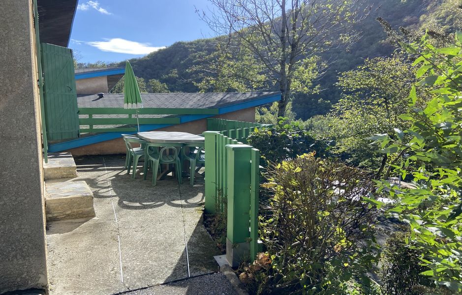 Village Vacances Camboussel terrasse ensoleillée